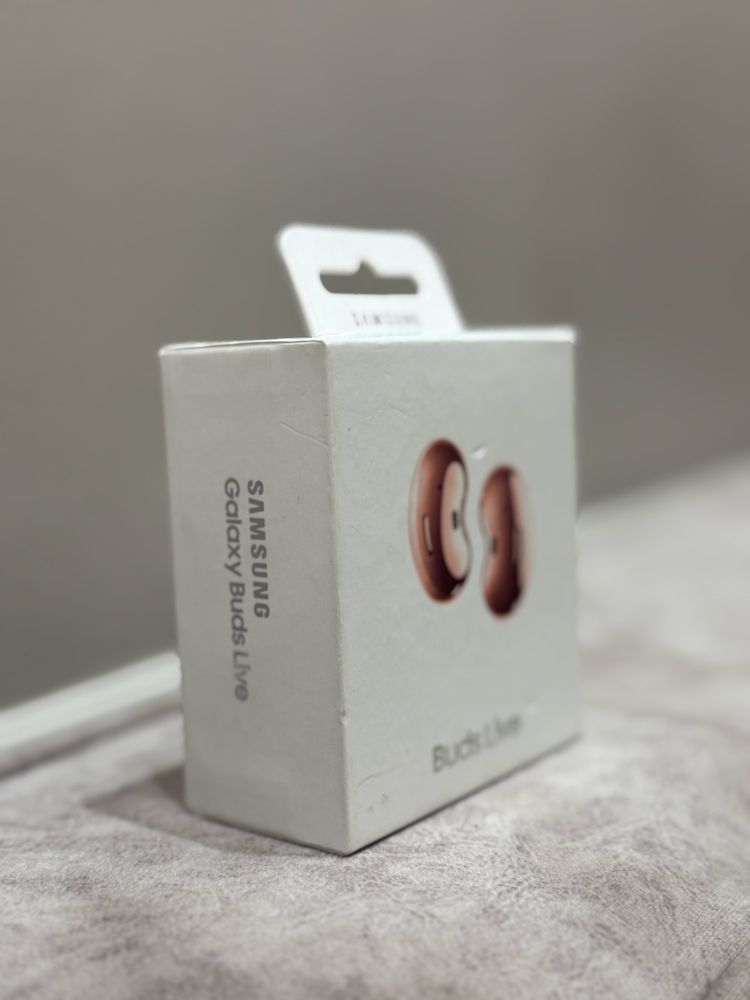 Беспроводные наушники Samsung galaxy buds live