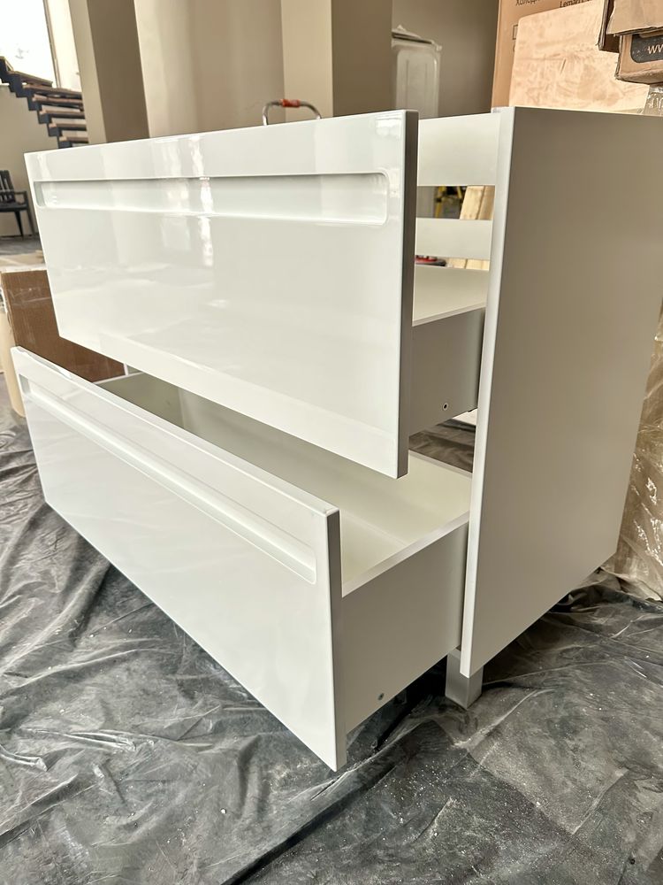 Продам новую тумбу с раковиной (100 см)
