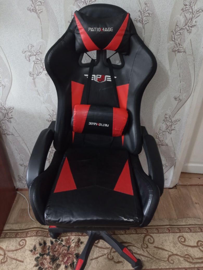Продам игровое компьютерное кресло