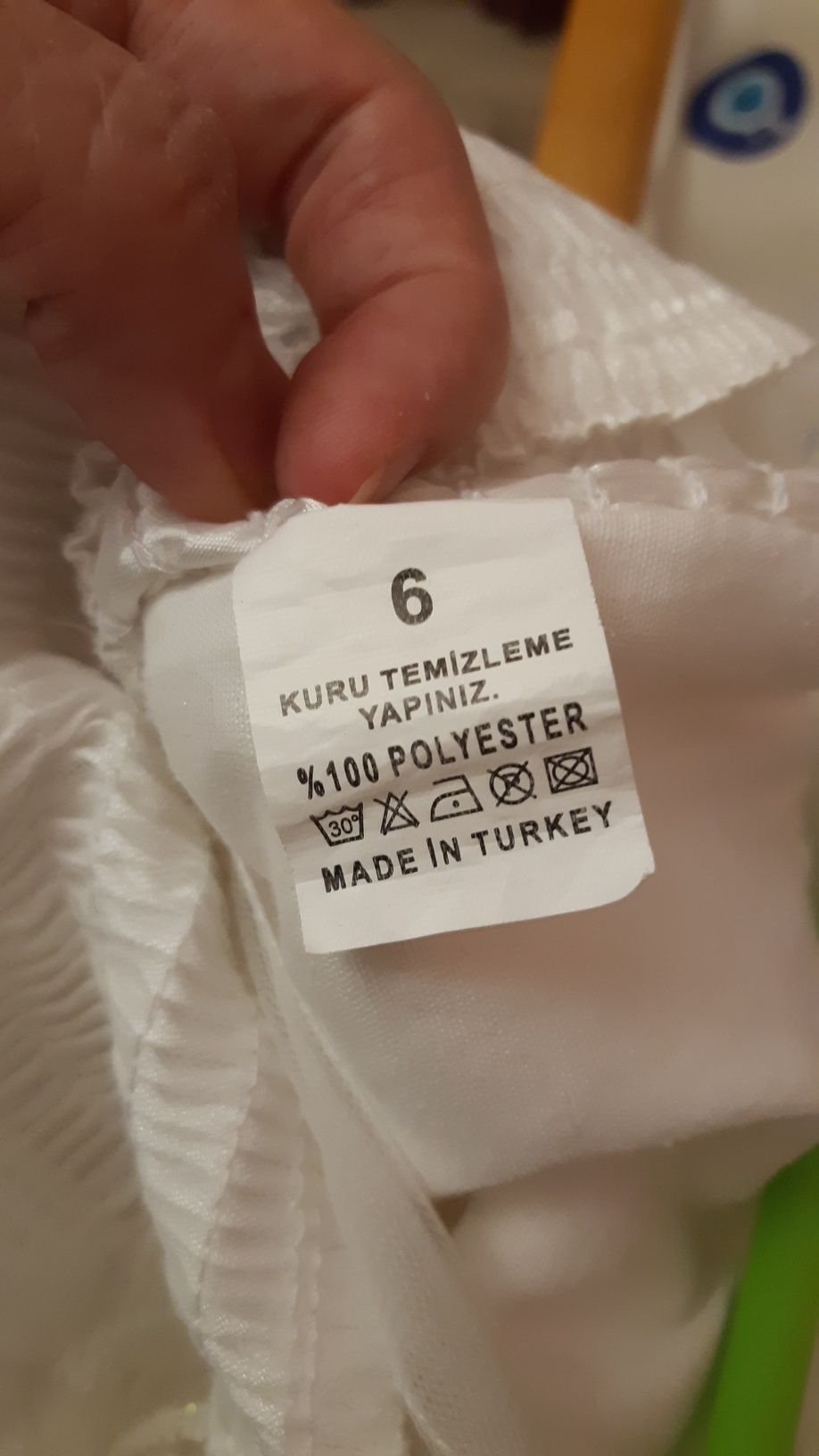 Нарядное белое платье принцессы
