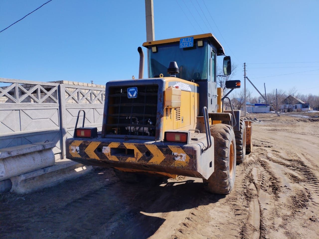 продам фронтальный погрузчик 3 тонник