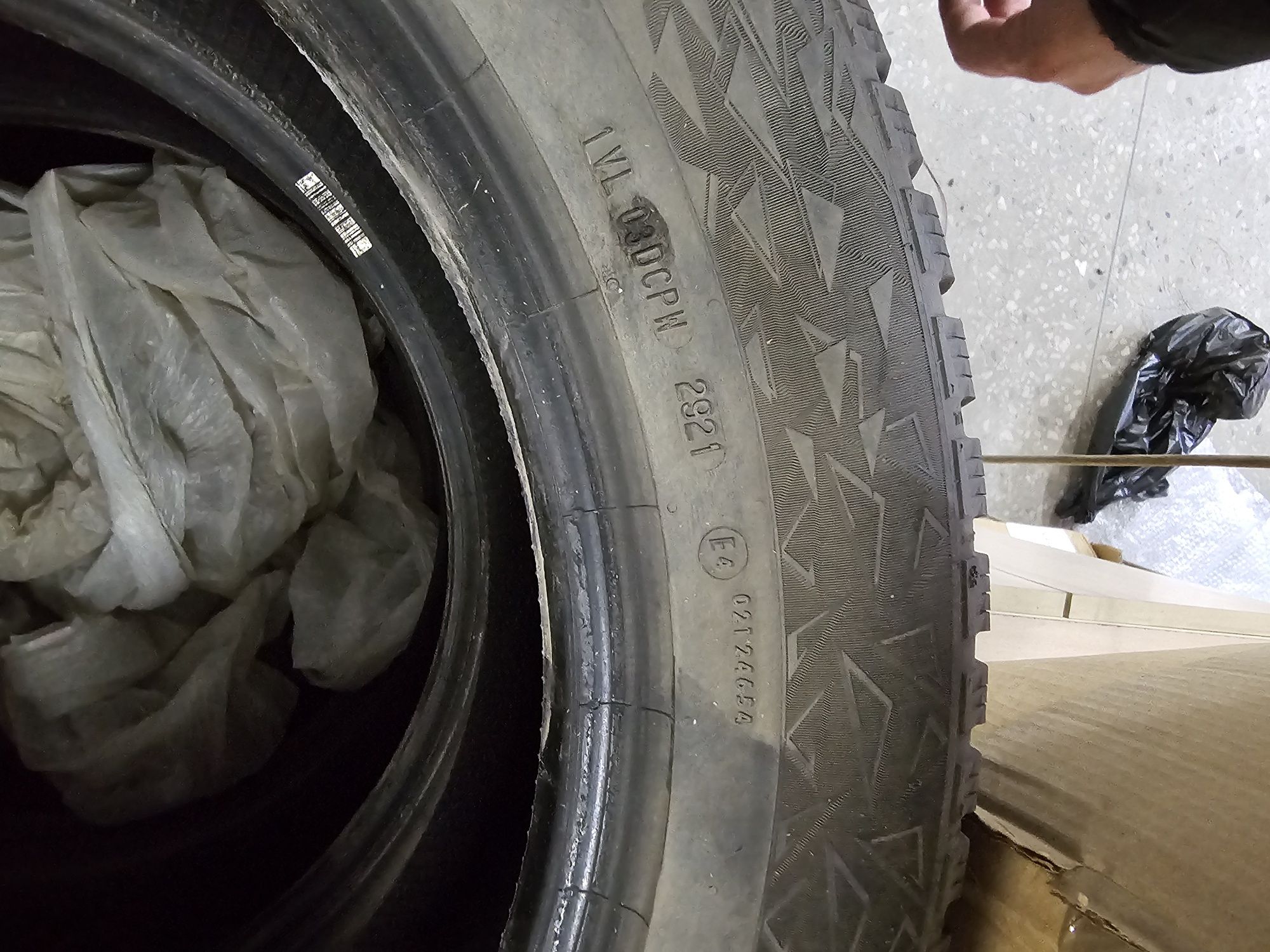 Continental IceContact 3 245/55R19