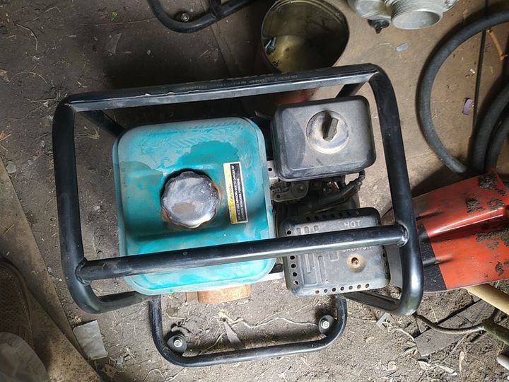 Продам 2 помпы водяные