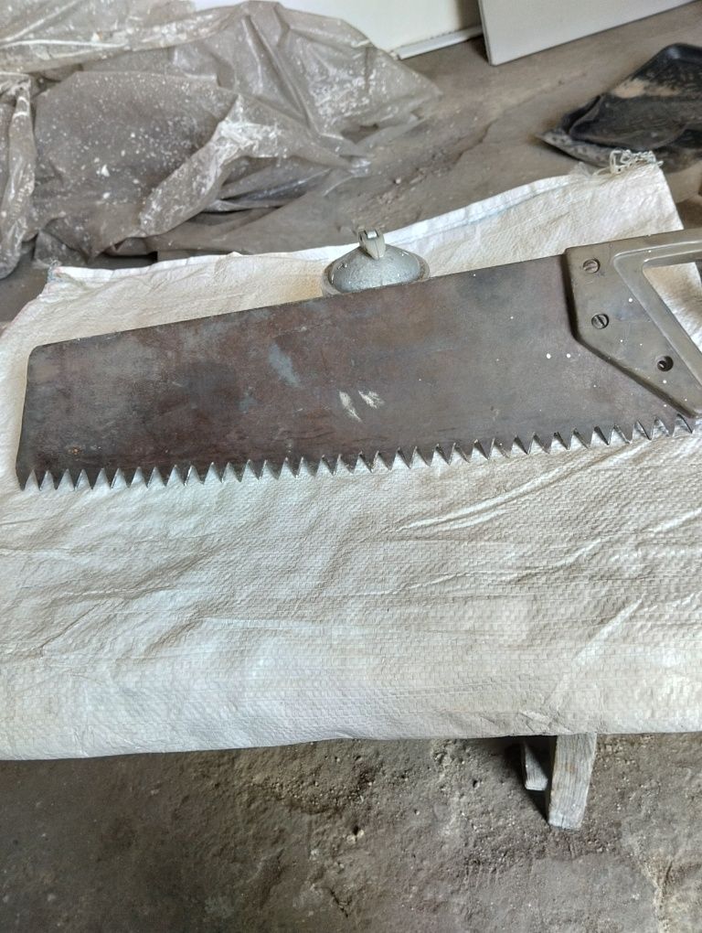 Продам ножовку советскую