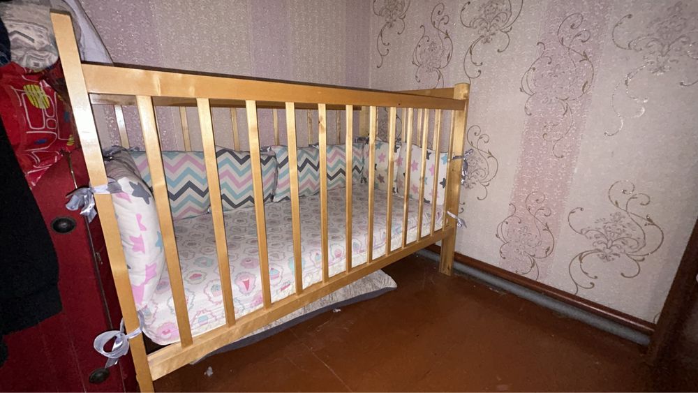 Продам детскую кроватку