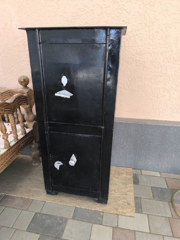 Продам сейф огнеупорный