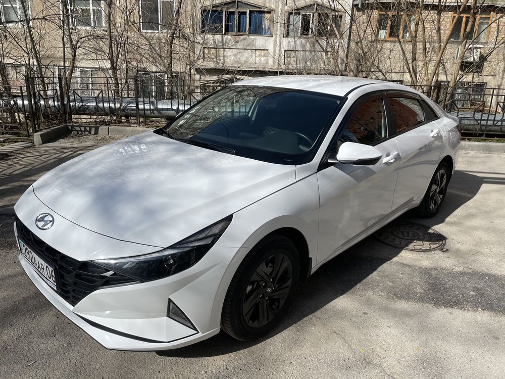 Авто как новое в отличном состоянии в белом цвете