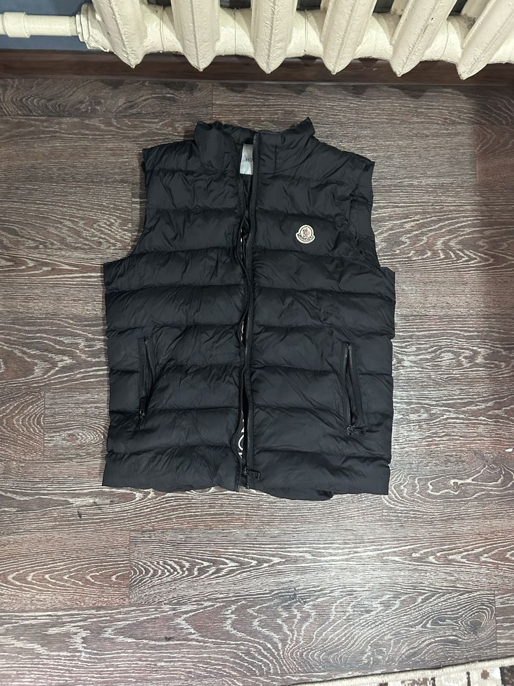 Безрукавка Moncler