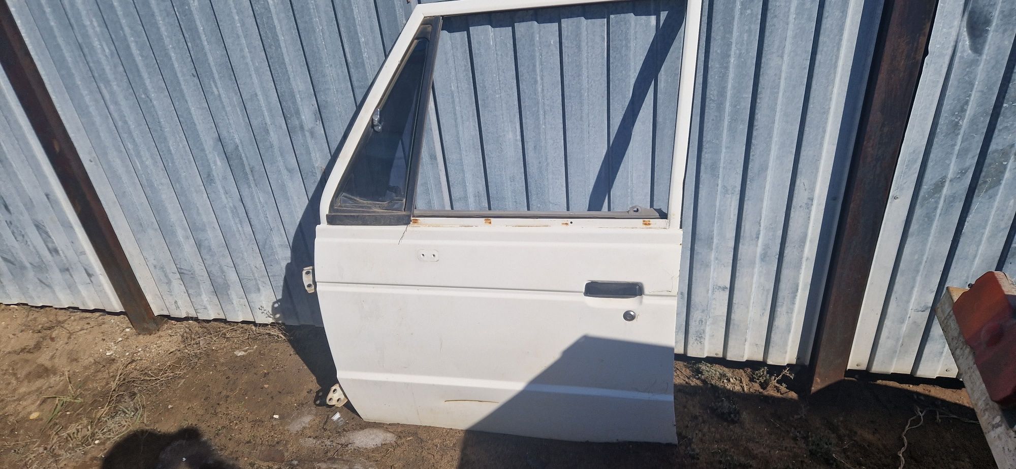Продам запчасти на Митсубиси Паджеро 1