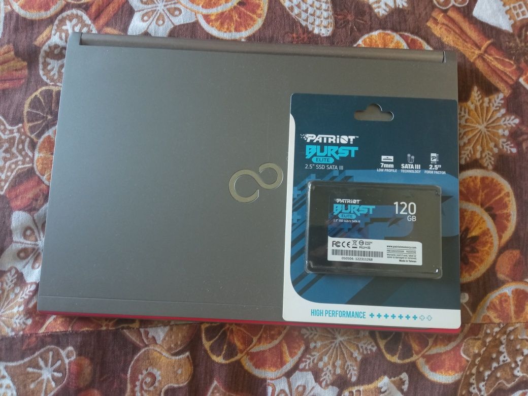 Ноутбук Fujitsu E734