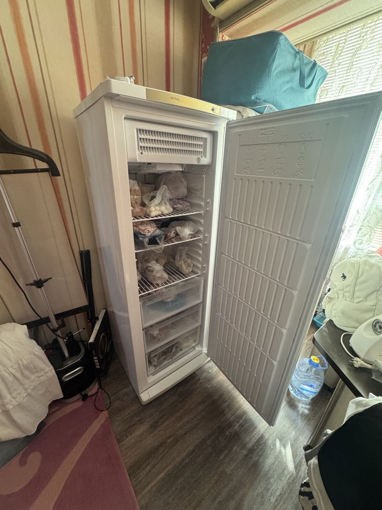 Продам морозильную камеру