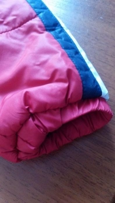Продам демисезонную куртку на мальчика
