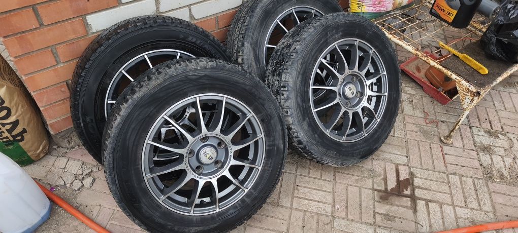 Продам диски с резиной