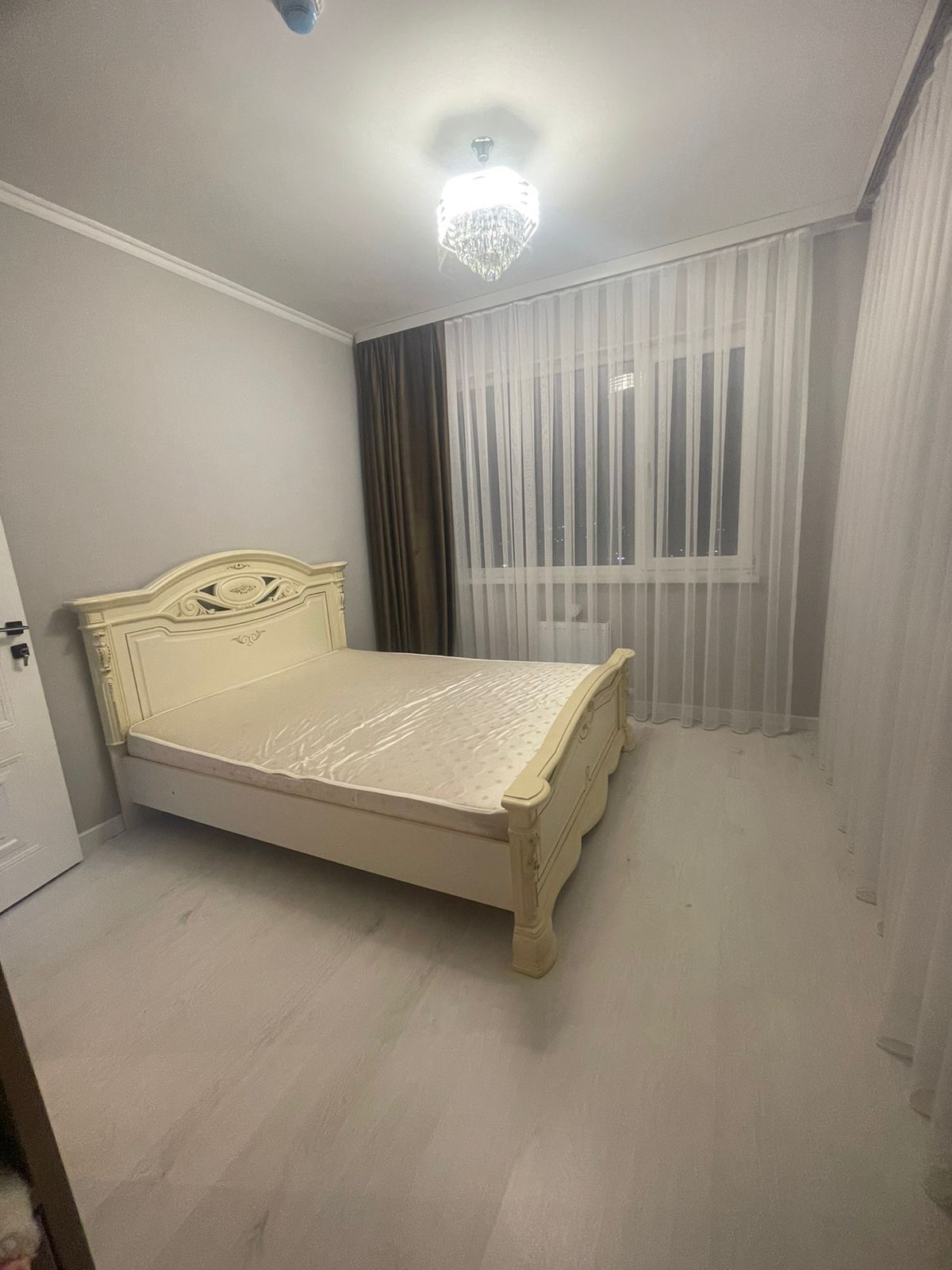 Сдается  2 х комн квартира  в аренду
ЖК Арман қала 11 эт, 60 кв
Имеетс