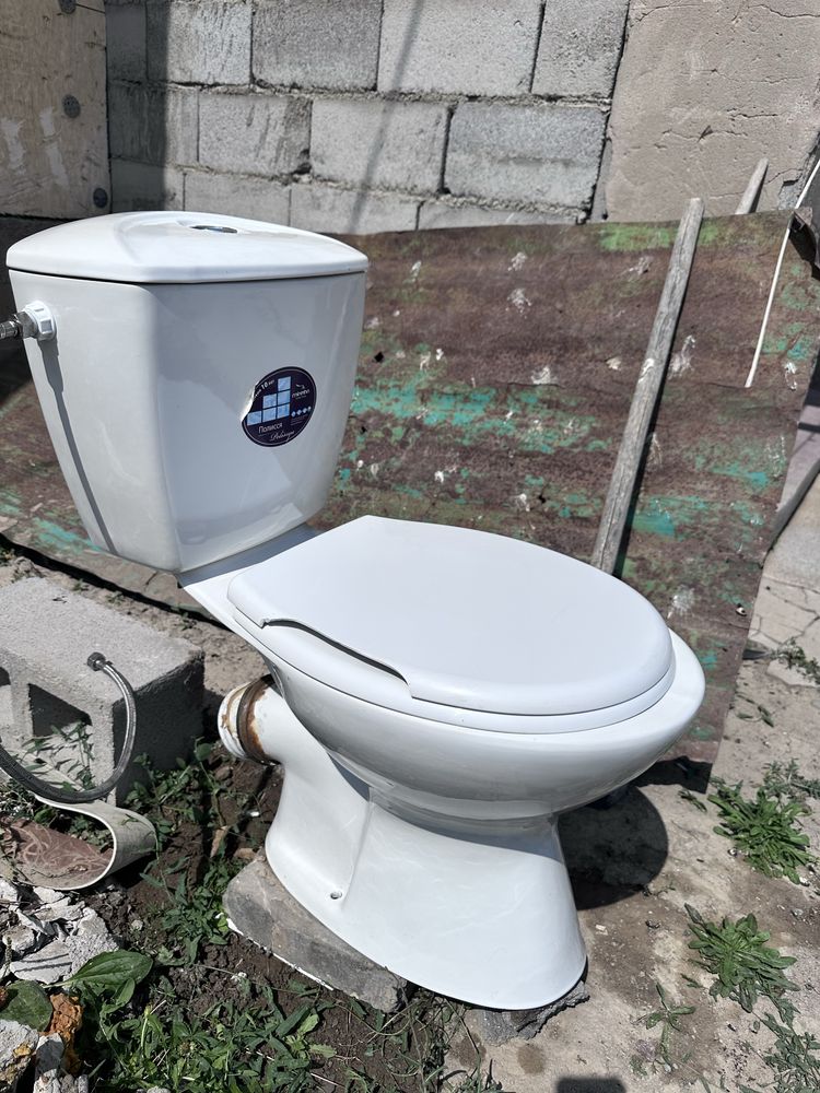 Продам унитаз в хорошем состоянии