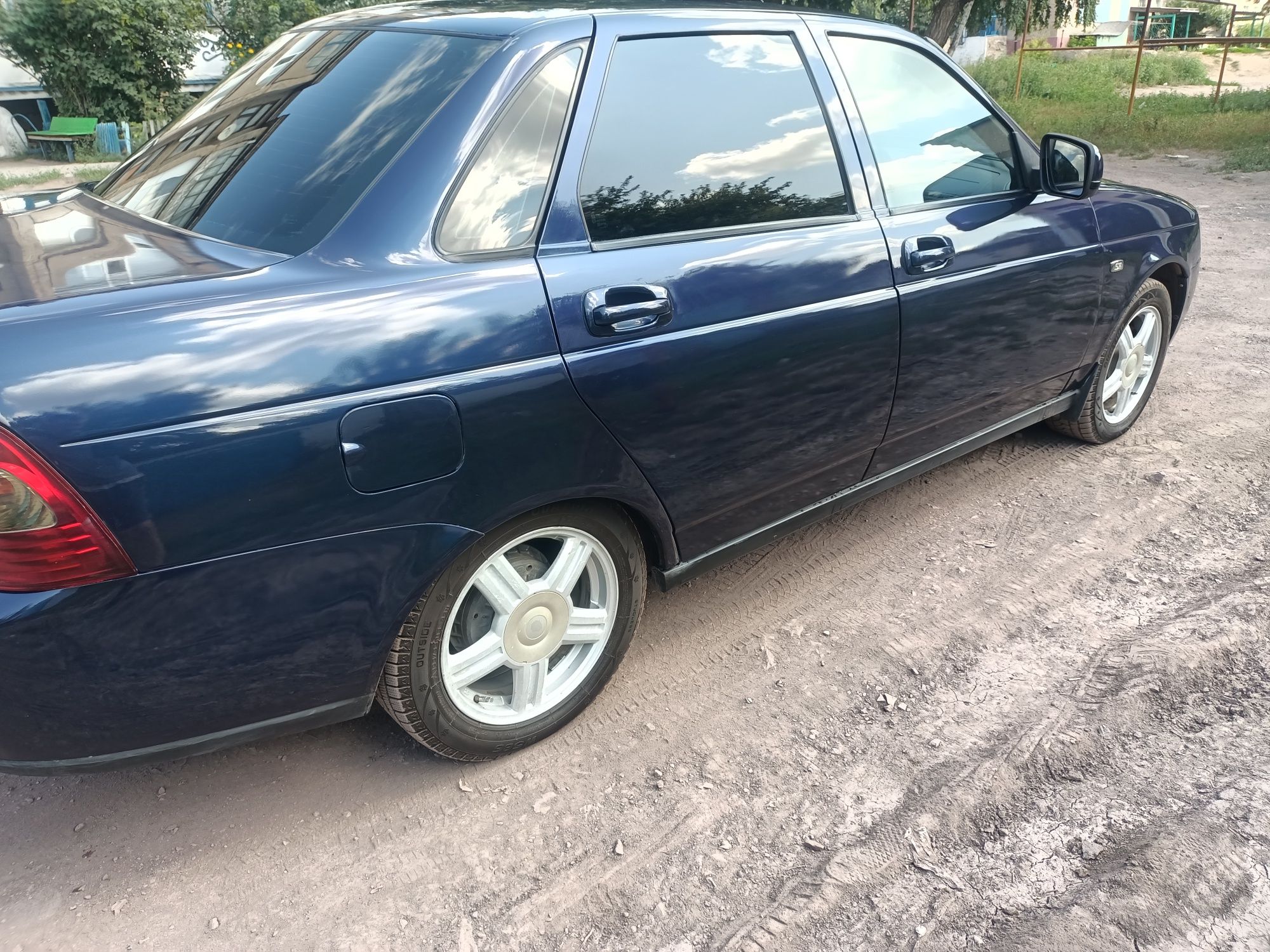 Продам Приору люкс