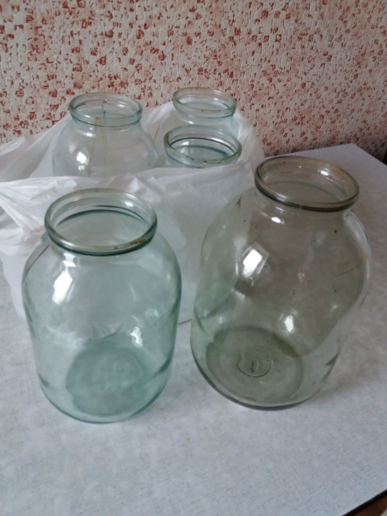 Срочно продам банки ( стекло)