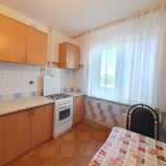 Продам 2х комнатную квартиру на удобном 3/9 этаже в 12 мкр!