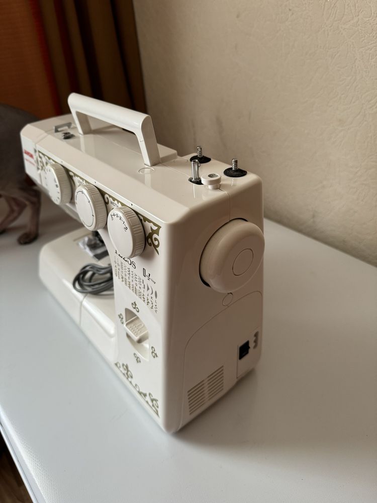 Машинка швейная Janome 1225s