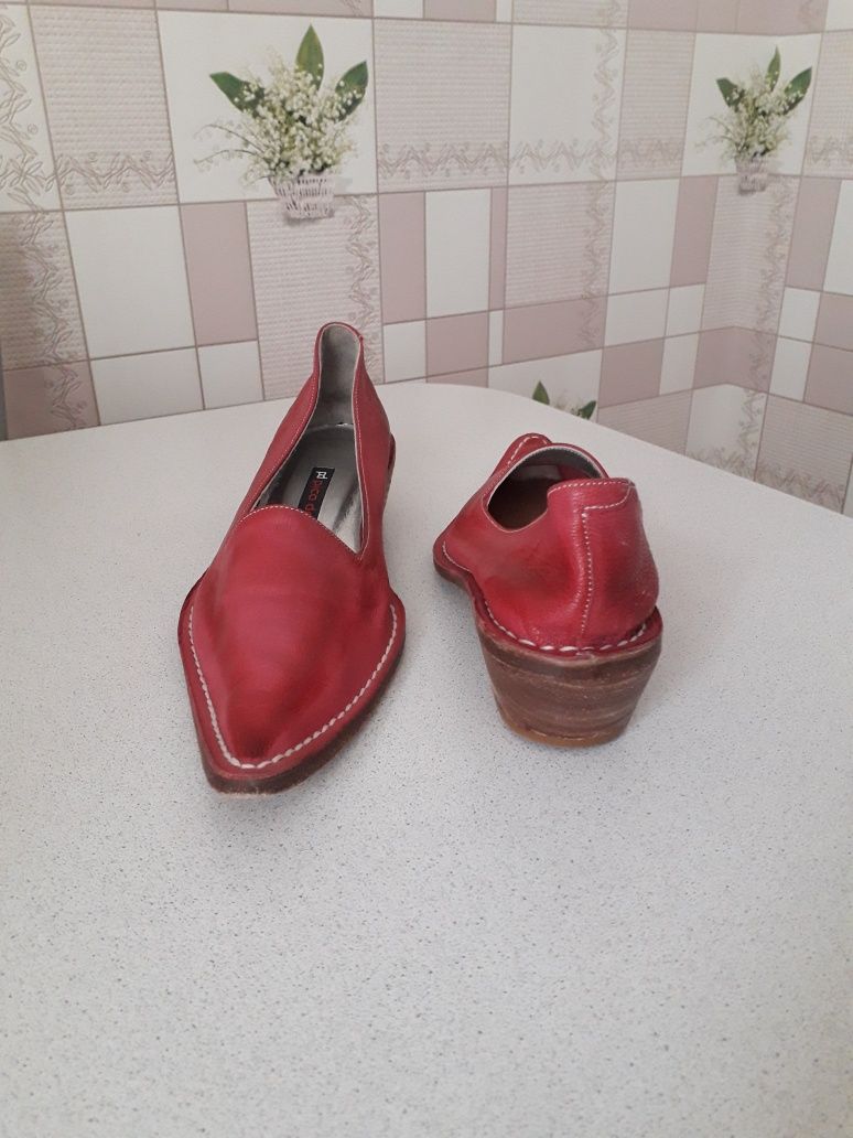 Продам кожаные туфли