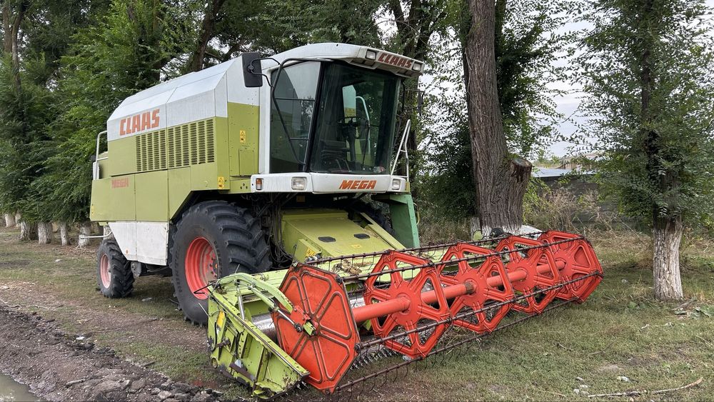 Продам комбайн срочно Class mega 204
