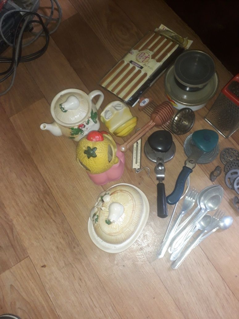 Продам недорого кухонные принадлежности