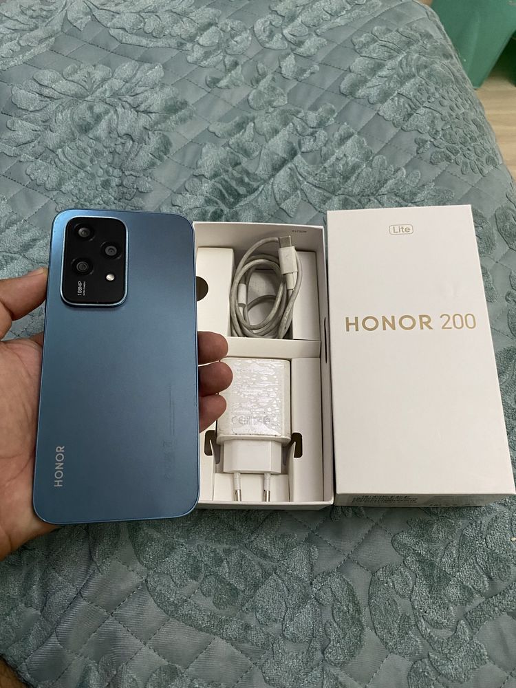 Honar 200 lite 5G.  8/256