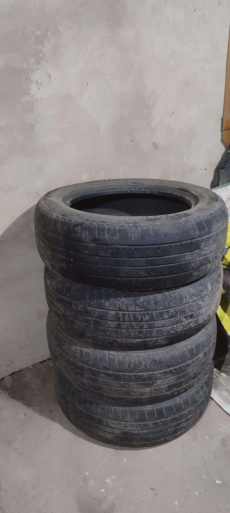 Продам летние шины 235/60/18