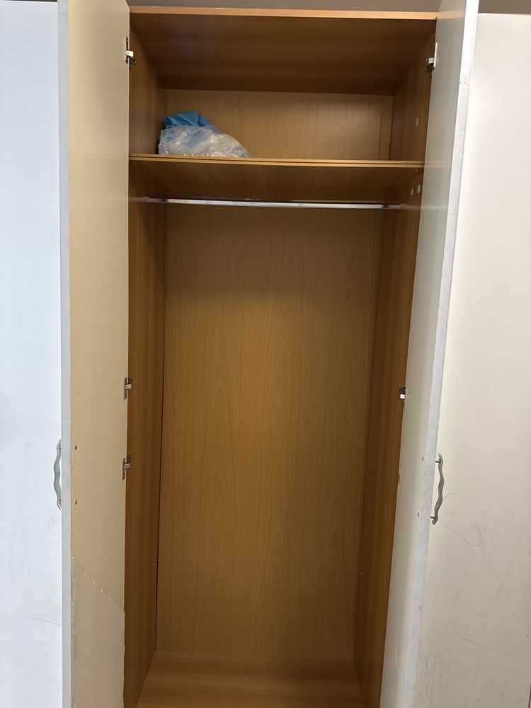 Шкаф для дома или прихожая