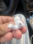 Airpods      Pro.
