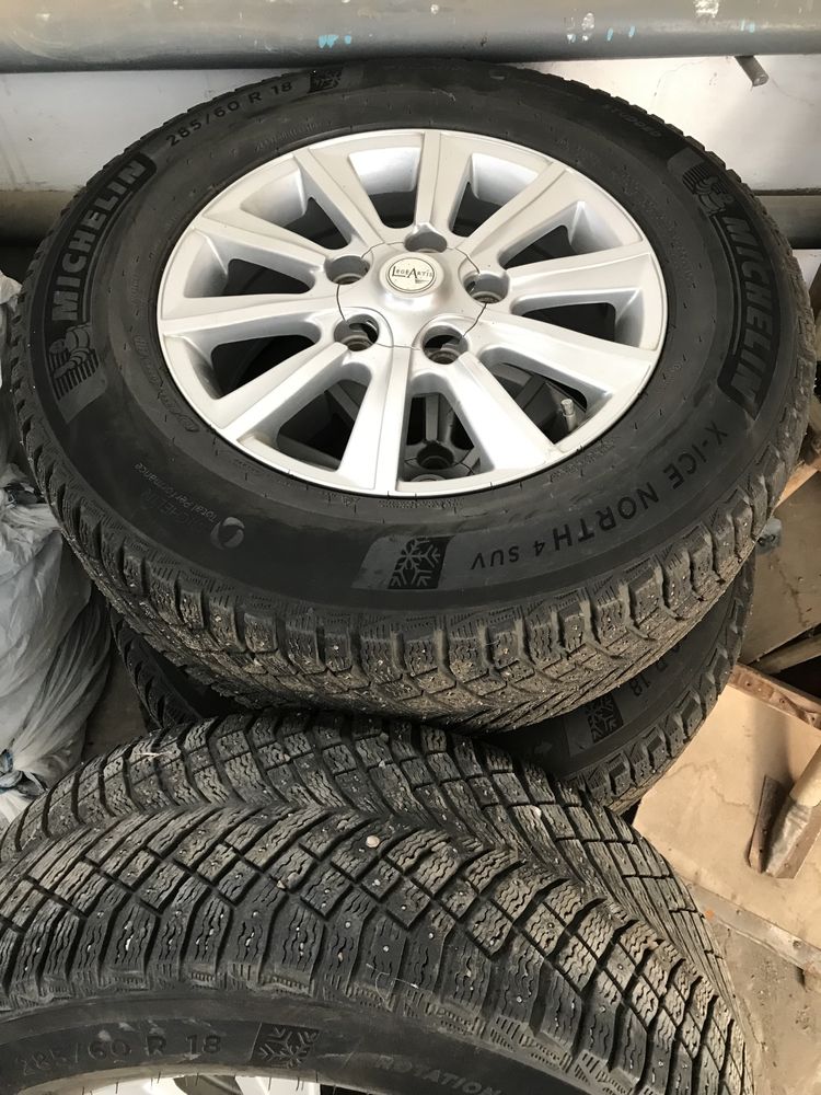 Продам резину на Lexus LX 570. 285/60/18 с дисками в хорошем состоянии