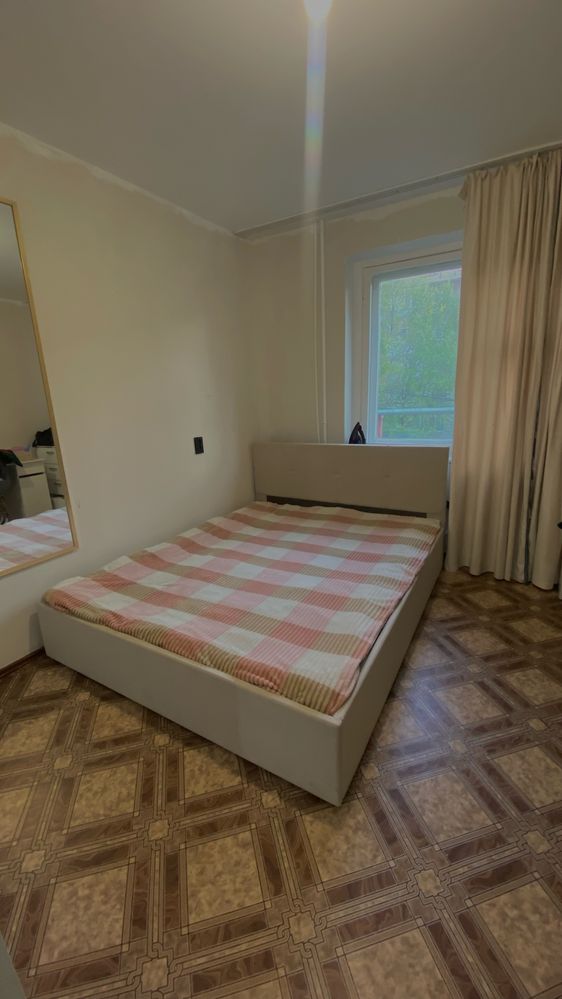 Кровать новый  испол 1 месяц 200/160 диван б/у