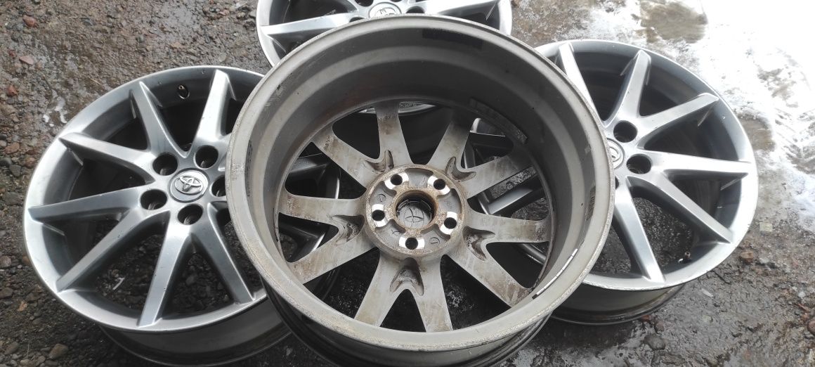 Комплект оригинальных дисков R18. Toyota. Lexus.