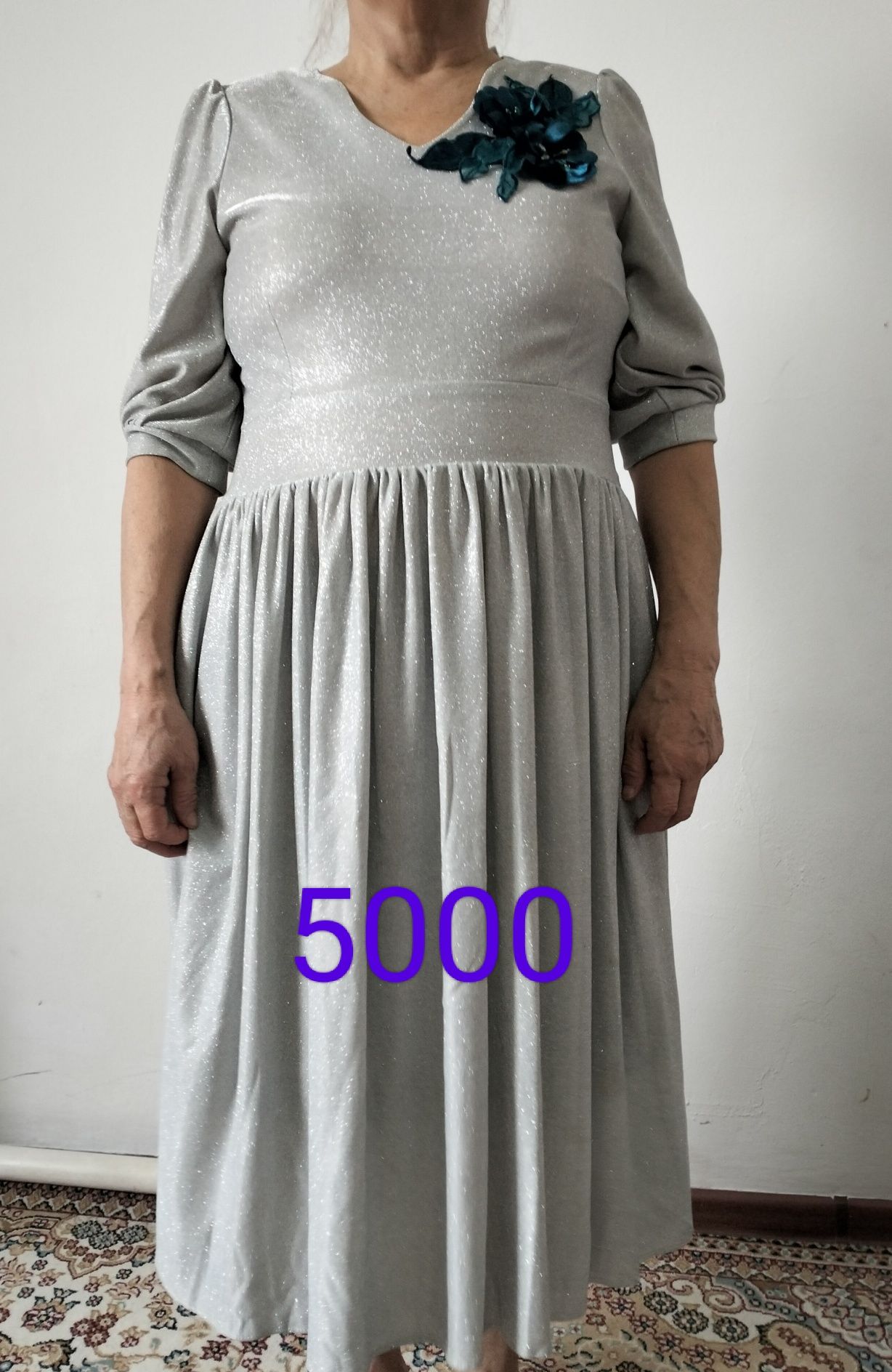 Одежда платья на продажу