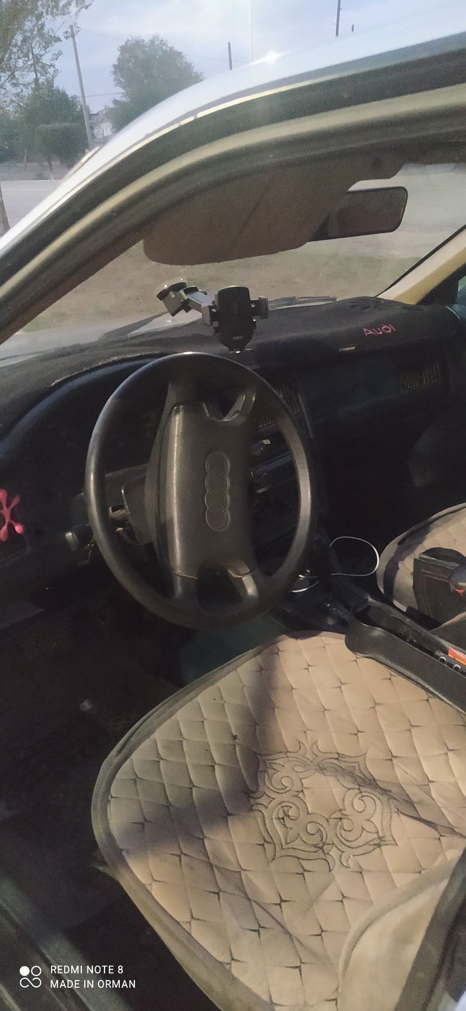 Audi 80 B3          .