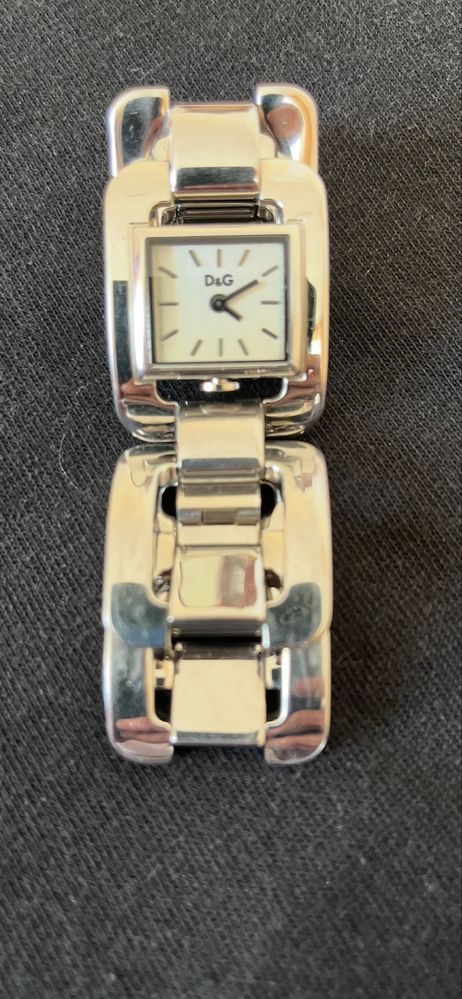 Часы женские D&G