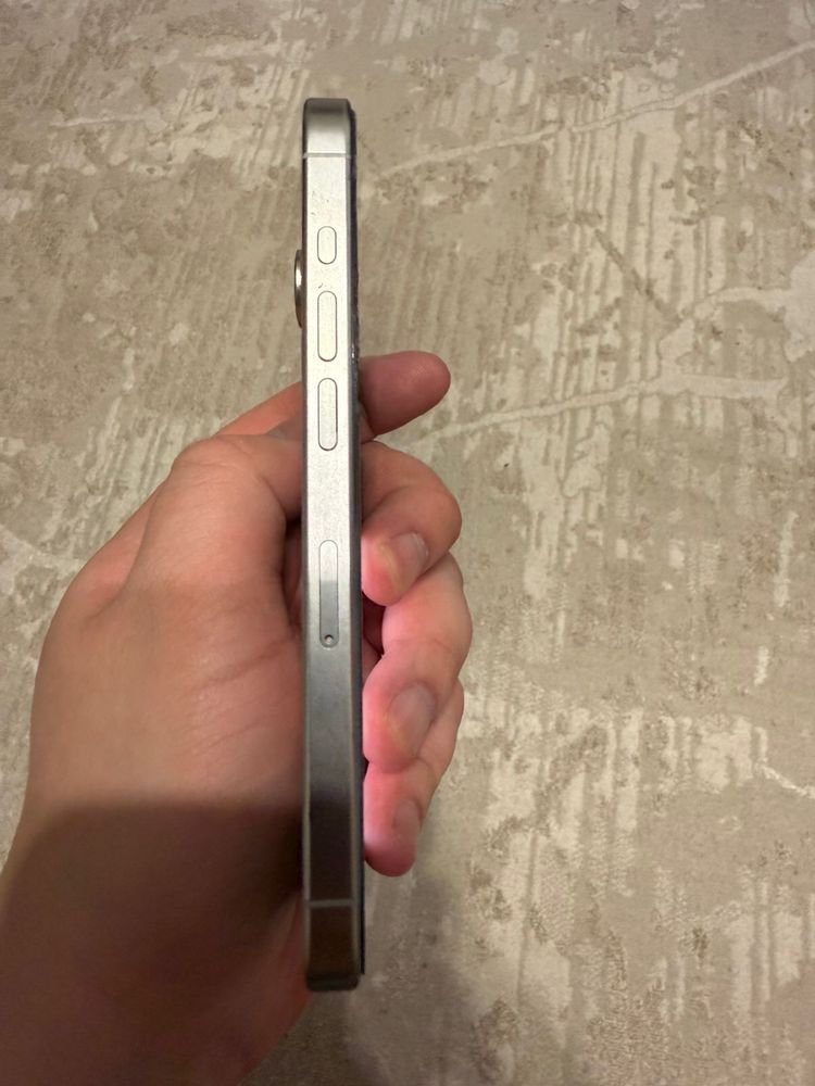 Продам iphone 15 pro 128 gb white в идеале