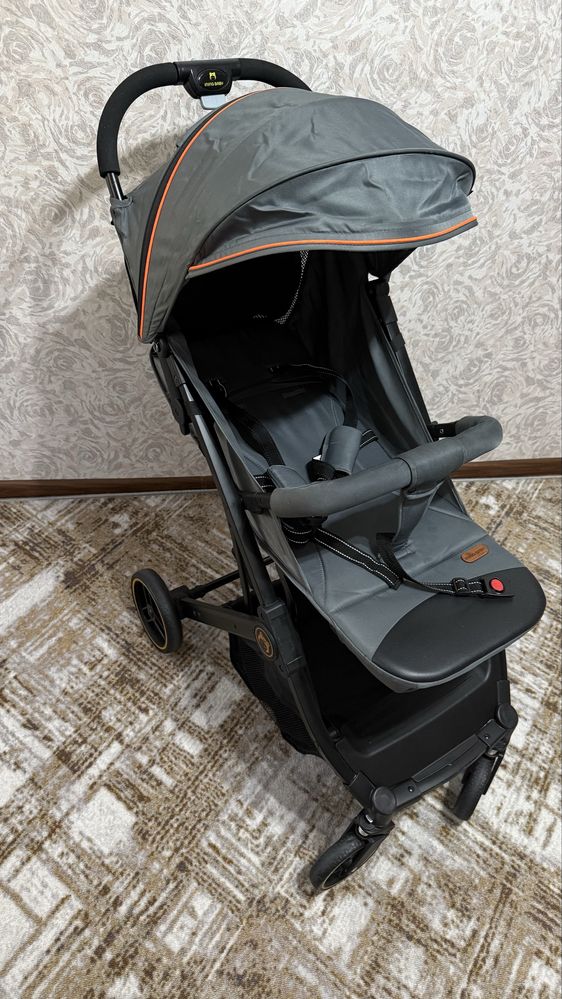 Коляска прогулочная Ining Baby