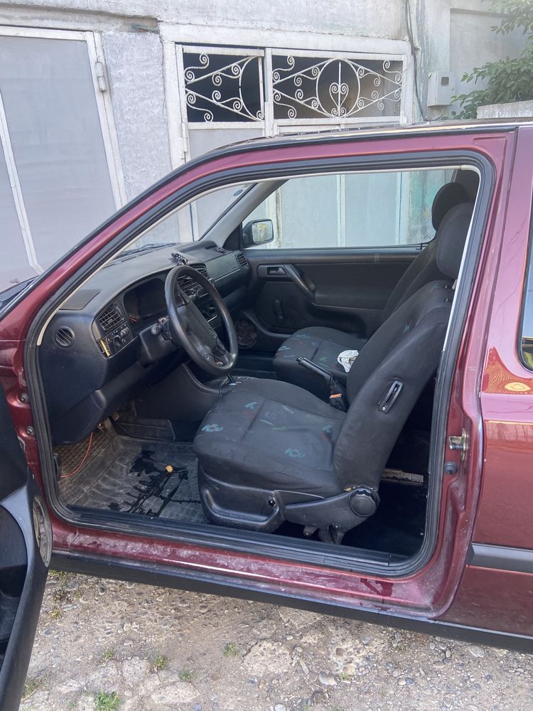 Продам автомобиль гольф 3 каробка автомат 1.8