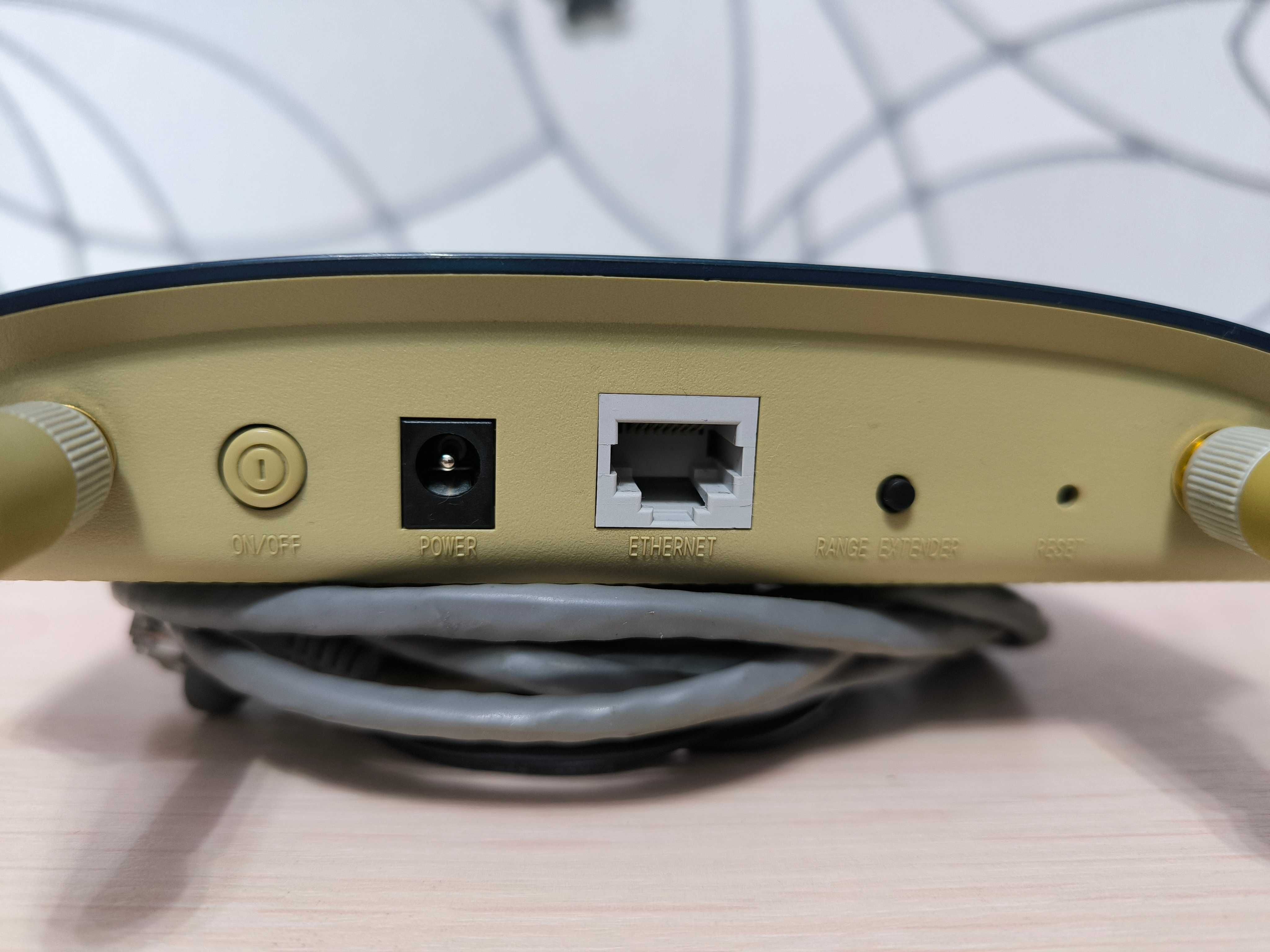 Усилитель беспроводного сигнала TL-WA830RE