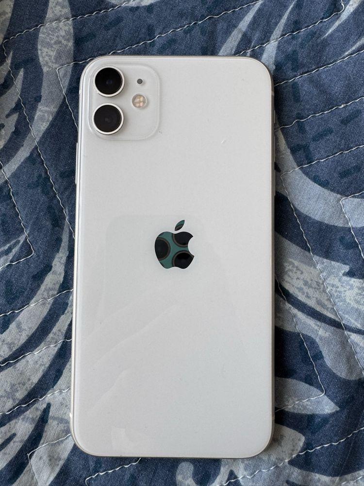 iPhone 11 / 64гб
