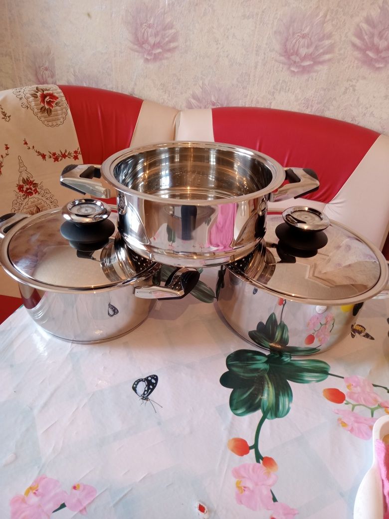 Продам кастрюлю новый