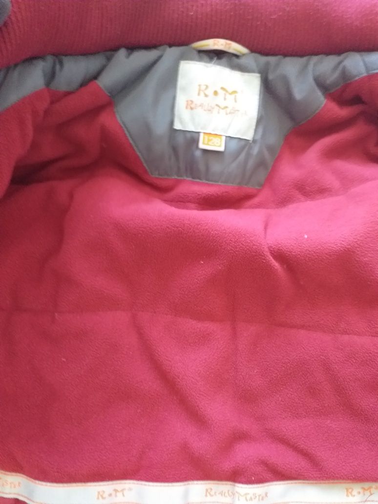 Продам детские зимние куртки