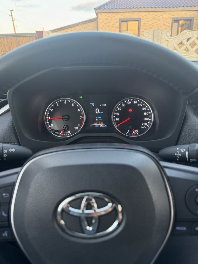 Продам toyota rav 4 2021