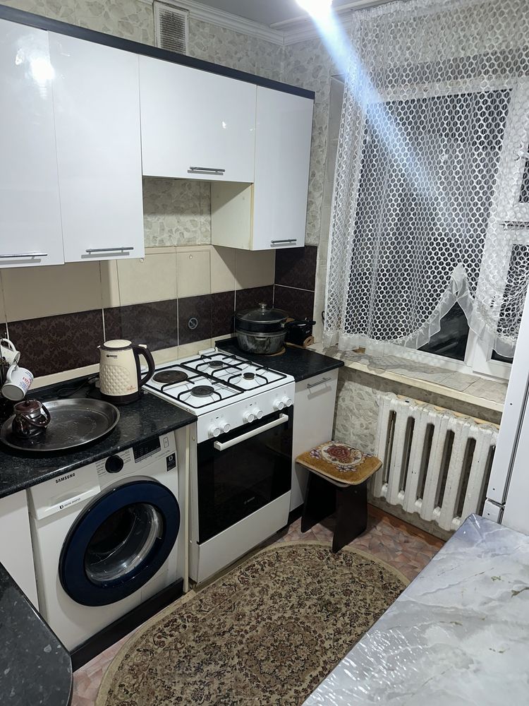 Продам 4х. комнатную квартиру (16 мкр.)