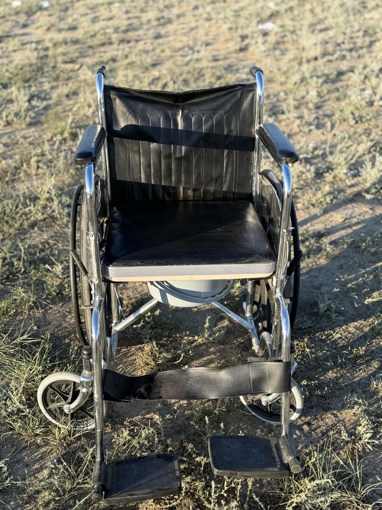 Продам инвалидную коляску.Идеальное состояние.Доставка бесплатно