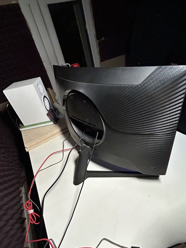 Samsung Odyssey G5, ТОРГ, 27 дюймов, изогнутый