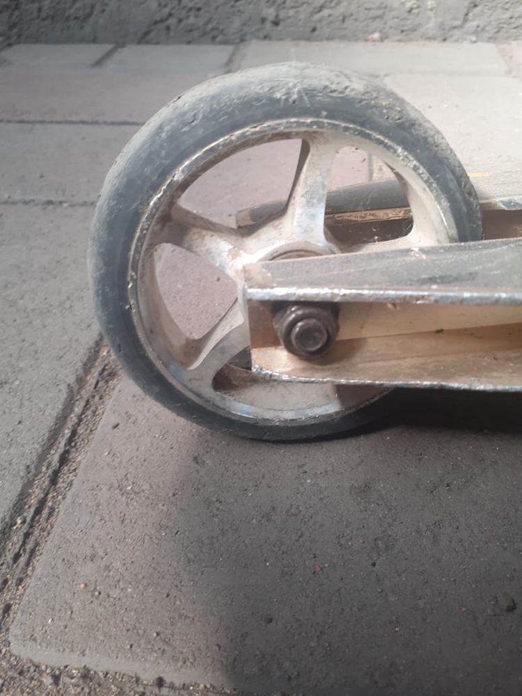 Продам трюковой самокат