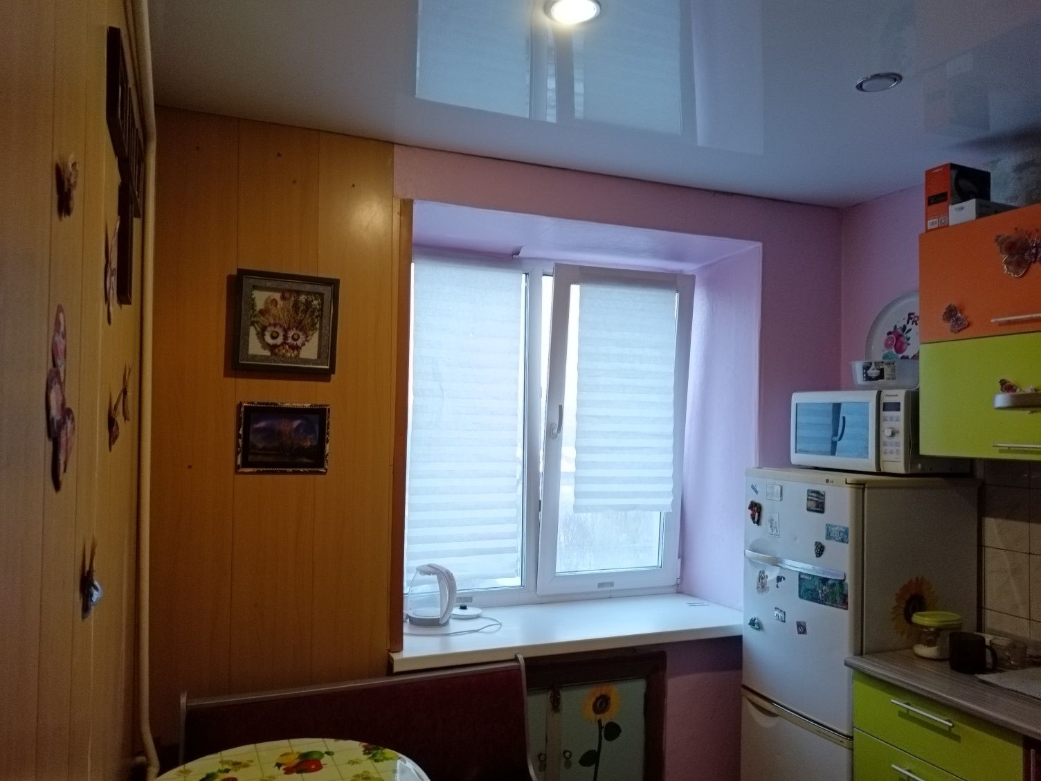 Продам 2х, 5/5, 42 кв м. балкон. пр. Абая, 15