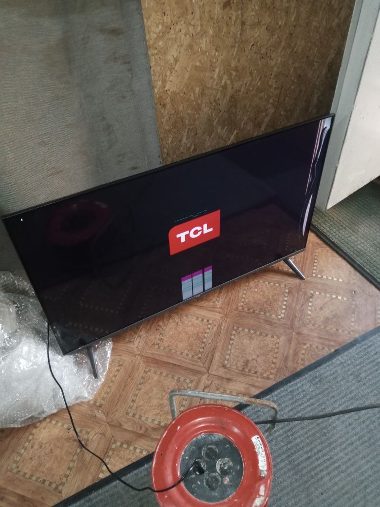 Телевизор TCL срочно